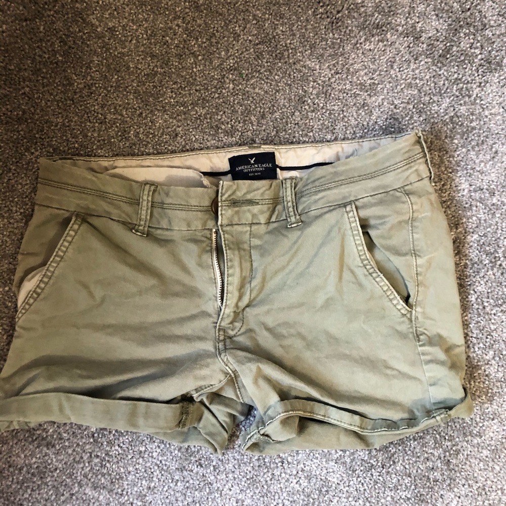 American eagle olive green shorts